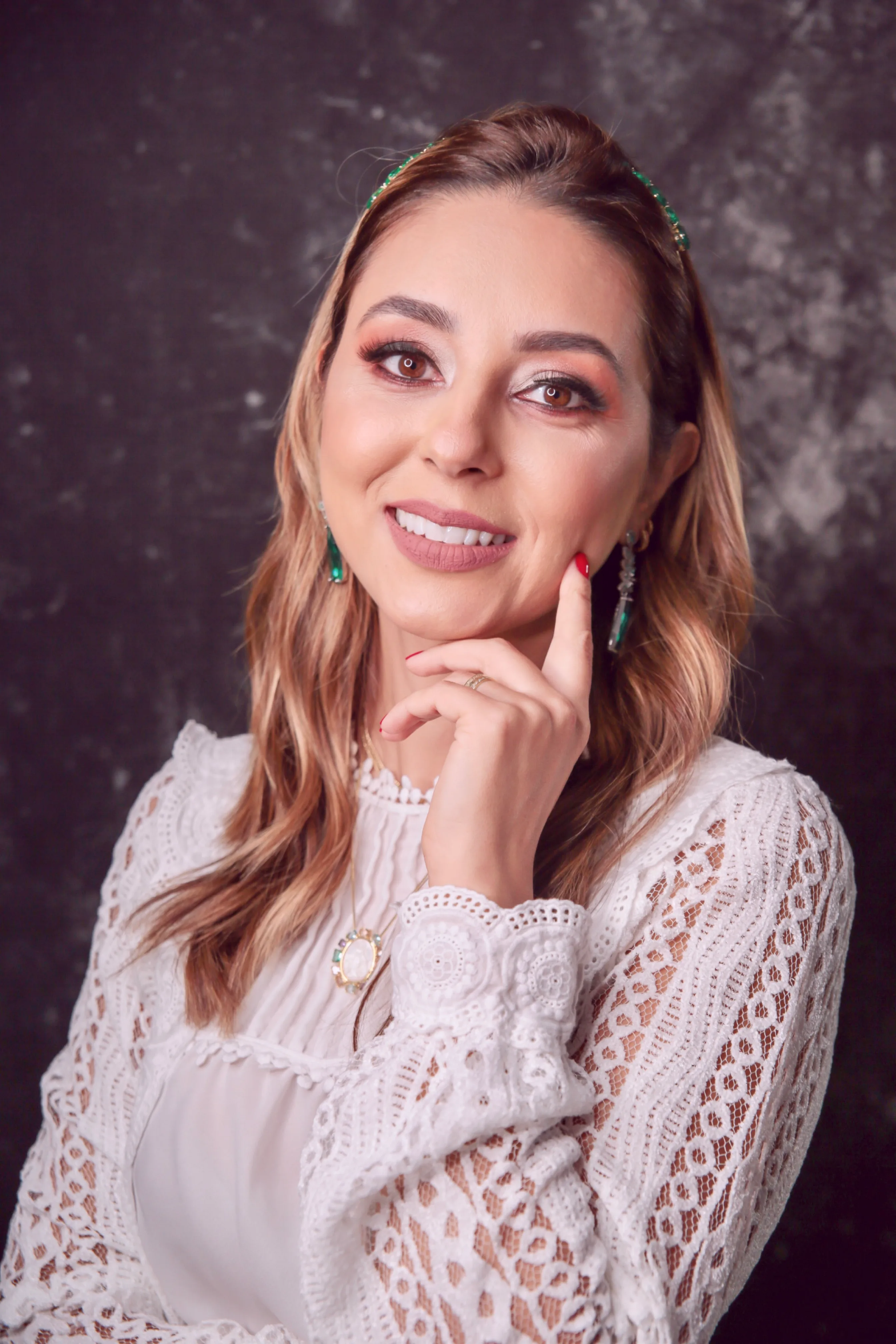 Dra. Ana Carolina Prata em retrato editorial